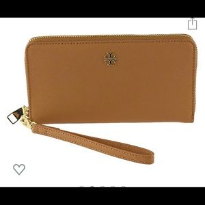 Emerson zip passport continental wristlet wallet